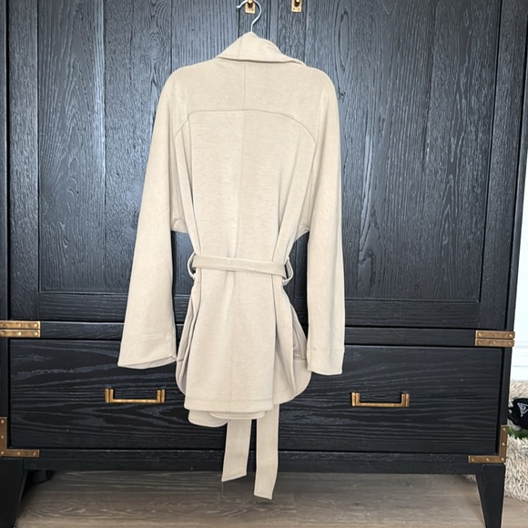 Lululemon wrap jacket - Picture 2 of 3